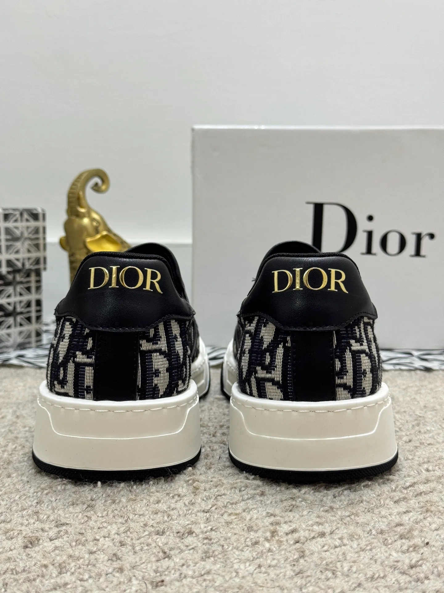 Men's men's shoes 💰380 [New style] 🌂🌂Top original - Dior 🆕 one-leg casual shoes, the upper is carefully made with canvas, comfortable and breathable ~ two-color rubber sole, enhances style. Fashionable and versatile, it can complement any look. Featuring an exquisite design that is uniquely dynamic and modern, this shoe is part of Dior's legacy and embodies modern elegance. Size: 38-44 (45 customized